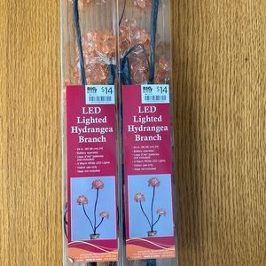 NWT set of 2 LED lighted hydrangea branch. Each branch has 3 stems/ flowers.